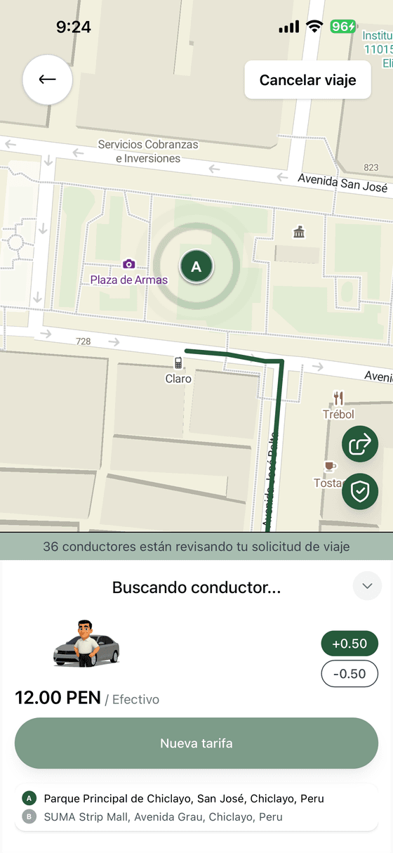 Pantalla de la app con los conductores revisando la solicitud